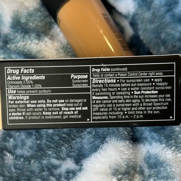 Mac Cosmetics STUDIO FIX FLUID SPF 15 24HR MATTE FOUNDATION + OIL CONTROL (NEW) - Picture 9 of 10